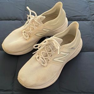 New Balance FreshFoam ROAV White Tennis Shoes, Size 8.5
